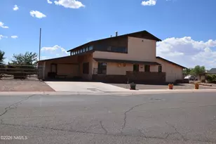 121 Hipkoe Dr, Winslow, AZ 86047 - Photo 1