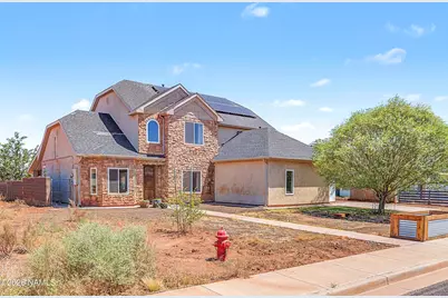 1914 Round House Drive, Winslow, AZ 86047 - Photo 3