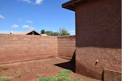 333 W Mahoney Street, Winslow, AZ 86047 - Photo 3