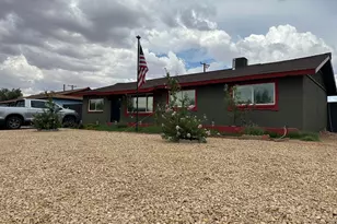 144 Cochise Dr, Winslow, AZ 86047 - Photo 1
