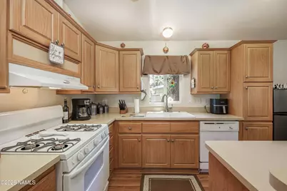 17215 Creekside Place, Munds Park, AZ 86017 - Photo 15