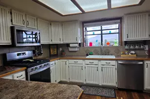 8025 Lawrence Dr, Flagstaff, AZ 86004 - Photo 13