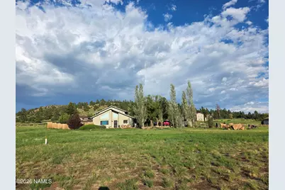 8025 Lawrence Drive, Flagstaff, AZ 86004 - Photo 5