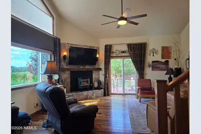 8025 Lawrence Drive, Flagstaff, AZ 86004 - Photo 7