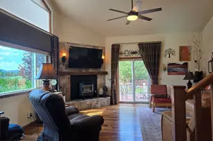 8025 Lawrence Dr, Flagstaff, AZ 86004 - Photo 7