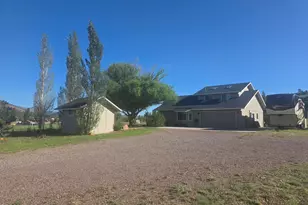 8025 Lawrence Dr, Flagstaff, AZ 86004 - Photo 57