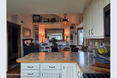8025 Lawrence Drive, Flagstaff, AZ 86004 - Photo 11