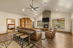 370 E Navajo Rd, Munds Park, AZ 86017 - Photo 9