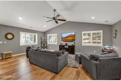 573 Cherokee, Flagstaff, AZ 86005 - Photo 3