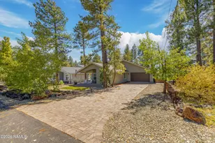 555 E Hillside Dr, Munds Park, AZ 86017 - Photo 1
