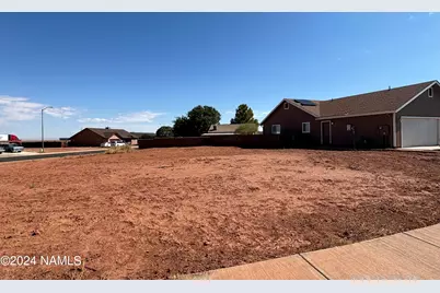 2080 Round House Drive, Winslow, AZ 86047 - Photo 1