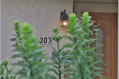 203 W Gilmore Street, Winslow, AZ 86047 - Photo 1
