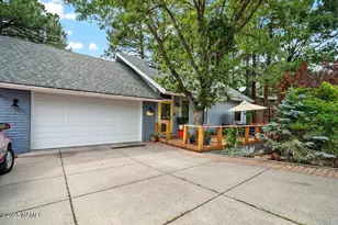 3365 Monte Vista Dr, Flagstaff, AZ 86004 - Photo 1