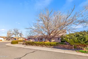 168 Pima Dr, Winslow, AZ 86047 - Photo 1