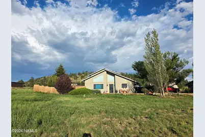 8025 Lawrence Drive, Flagstaff, AZ 86004 - Photo 1
