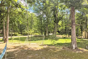 131 Surrey Dr, Lords Valley, PA 18428 - Photo 9