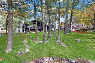 107 S Pond Cir, Dingmans Ferry, PA 18328 - Photo 23