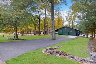 107 S Pond Cir, Dingmans Ferry, PA 18328 - Photo 5