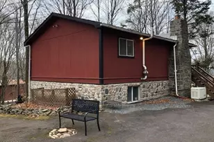 150 Tanglwood Dr, Greentown, PA 18426 - Photo 5