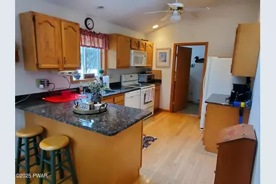 1006 Rolling Hills Drive, Lake Ariel, PA 18436 - Photo 25