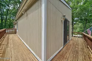 162 Yacht Club Dr, Greentown, PA 18426 - Photo 15