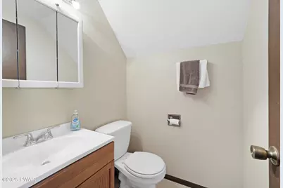 132 S Shore Drive, Milford, PA 18337 - Photo 11