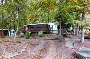 100 Doe Ln, Milford, PA 18337 - Photo 1