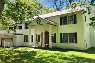 119 Aspen Dr, Milford, PA 18337 - Photo 1