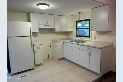 126 Middle Road, Greentown, PA 18426 - Photo 13