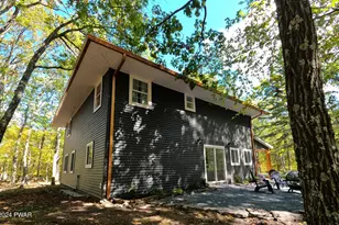 100 Cliff Dr, Lords Valley, PA 18328 - Photo 11