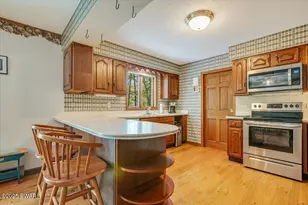 146 Cove Point Cir, Lakeville, PA 18438 - Photo 19