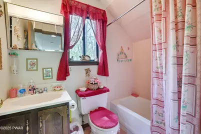 105 Golden Eagle Terrace, Milford, PA 18337 - Photo 17