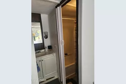 100 S Granite Drive, Greentown, PA 18426 - Photo 5