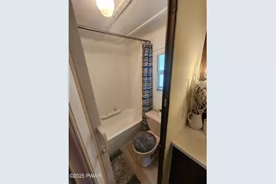 100 S Granite Drive, Greentown, PA 18426 - Photo 9