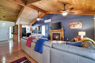 802 Forest Cir, Paupack, PA 18464 - Photo 9