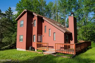 11 Meadow View Dr, Lake Ariel, PA 18436 - Photo 1