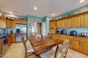 233 Shadow Wood Cir, Archbald, PA 18403 - Photo 7