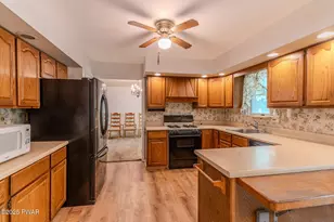 126 Fawn Lake Dr, Hawley, PA 18428 - Photo 7