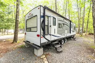 313 Chickasaw Ln, Shohola, PA 18458 - Photo 17