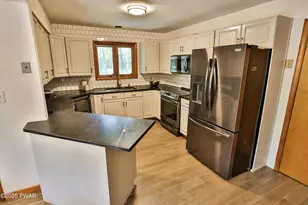 216 Canterbrook Dr, Lords Valley, PA 18328 - Photo 13