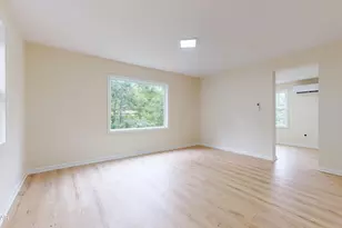 136 Heaters Hill Rd, Matamoras, PA 18336 - Photo 9