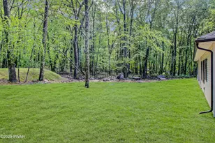 110 Middleton Dr, Milford, PA 18337 - Photo 5