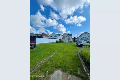 911 Lincoln Avenue, Blakely, PA 18447 - Photo 5