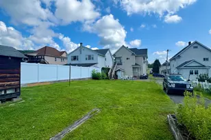 911 Lincoln Ave, Blakely, PA 18447 - Photo 5