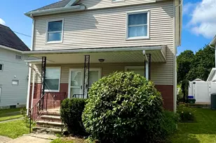 911 Lincoln Ave, Blakely, PA 18447 - Photo 3