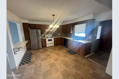 911 Lincoln Avenue, Blakely, PA 18447 - Photo 7