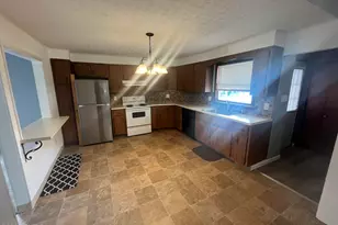 911 Lincoln Ave, Blakely, PA 18447 - Photo 7