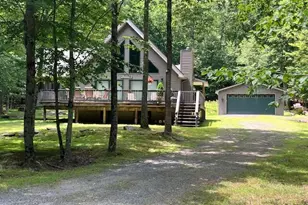 119 Upper Lakeview Dr, Hawley, PA 18428 - Photo 1