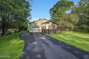 19 Golf Course Dr, Thornhurst, PA 18424 - Photo 51