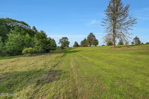 19 Golf Course Dr, Thornhurst, PA 18424 - Photo 9